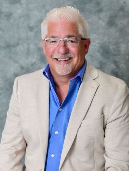 Bob Bacon headshot